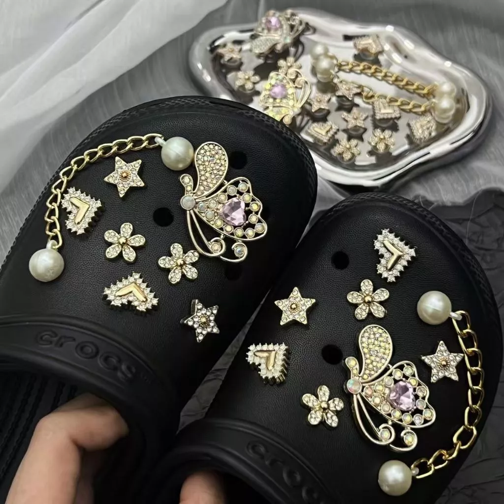 ชุดเซท จิบิติดรองเท้า ตัวติดรองเท้า แต่งเพชร แต่งโซ่ DIY รองเท้า 1เซท