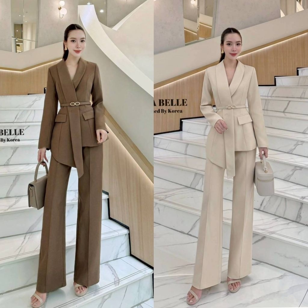 La La Belle เซตสูท3ชิ้นเสื้อสูทแขนยาวทรงคอพับปกทิ้งชาย มาพร้อมเข็มขัดเข้าชุดใส่คู่กับกางเกงขายาวทรงเอวสูงตีเกล็ดหน้า