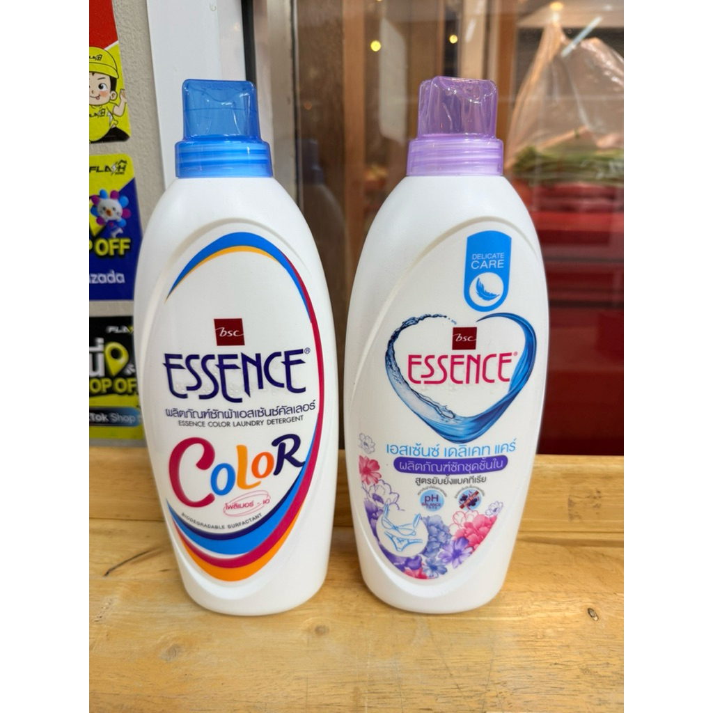น้ำยาซักผ้า Essence เดลี่แคร์ 900มล. ลดกลิ่นอับ ถนอมเส้นใย กลิ่นหอมยาวนาน