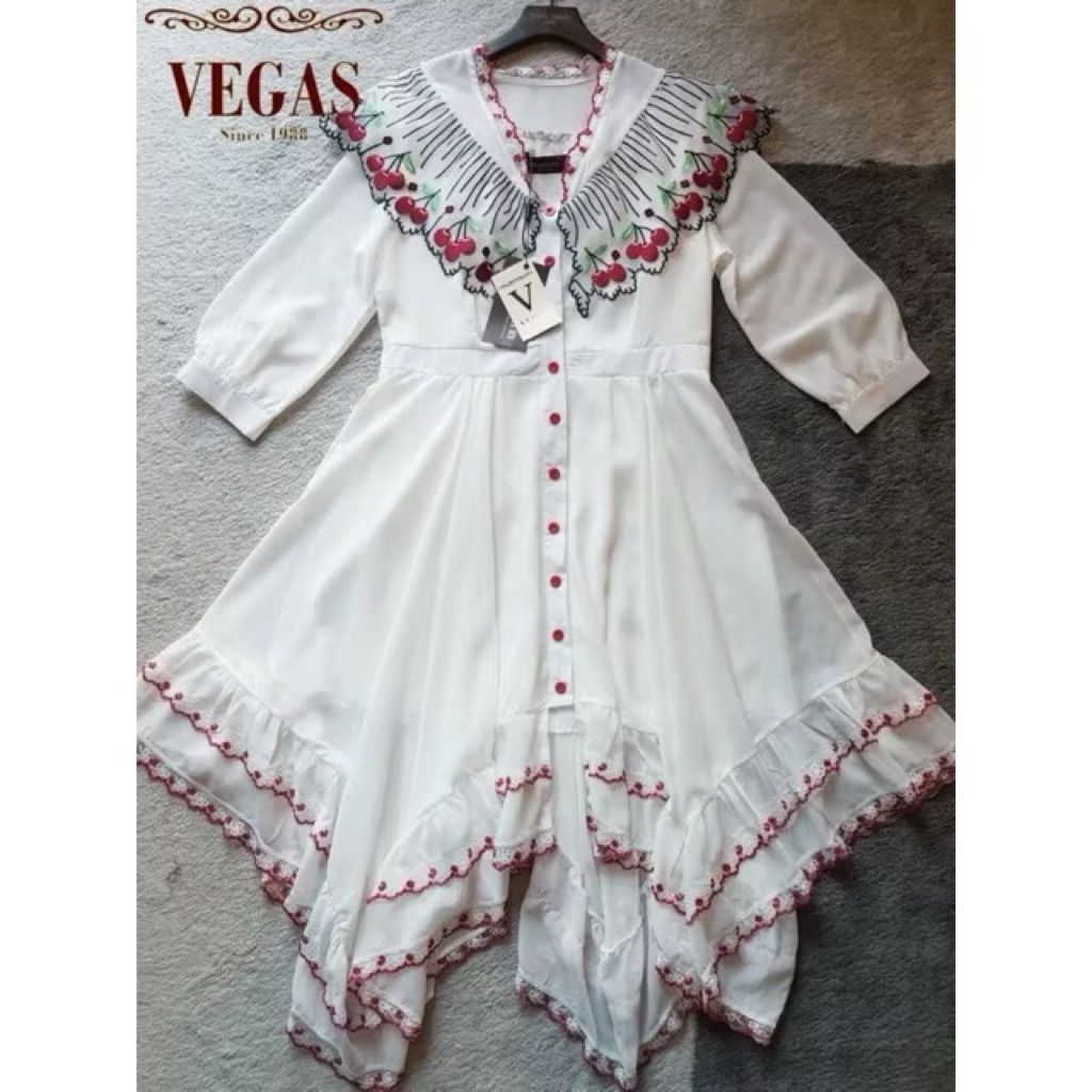 เดรสเชอร์รี่ สีขาว งานป้าย Vegas Luxury