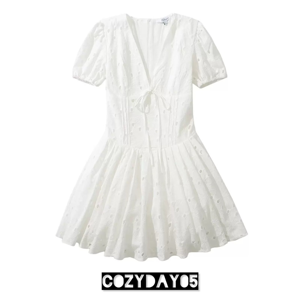 พร้อมส่ง | Cozyday05 เดรสผ้าฉลุสไตล์สาวหวานเข้าหญิง cozyday cozydaystore