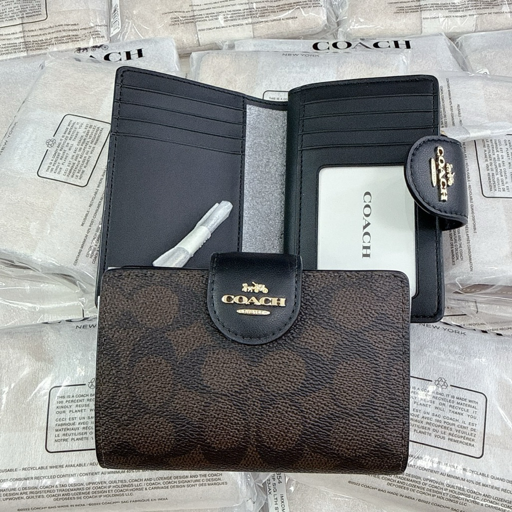 ✨ผ่อน0%-แท้100%✨ กระเป๋าสตางค์ กระดุม MEDIUM CORNER ZIP WALLET CW786