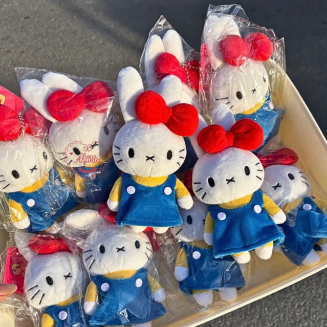 พร้อมส่ง - พวงกุญแจ Hello kitty x Miffy มิฟฟี่xคิตตี้