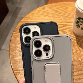 CrashStar ที่วางสายรัดข้อมือแบบพับได้ เคสโทรศัพท์ซิลิโคนกันกระแทก iPhone 17 16 15 14 13 12 11 Pro Max Plus XR