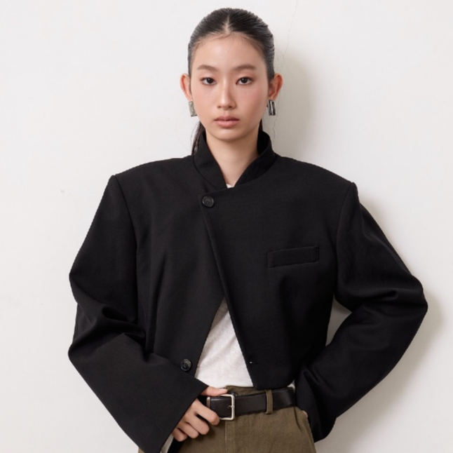 PRE ORDER T1232- Crop Suit สูทสั้นดำ
