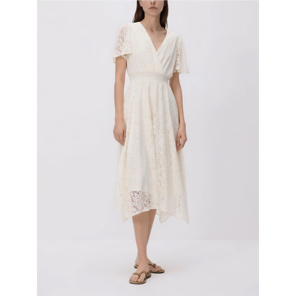RESERVED Lace Dress เดรสลูกไม้สีครีม ผ้ายืด มีซับใน ลูกไม้ผ้านิ่ม ไม่คัน
