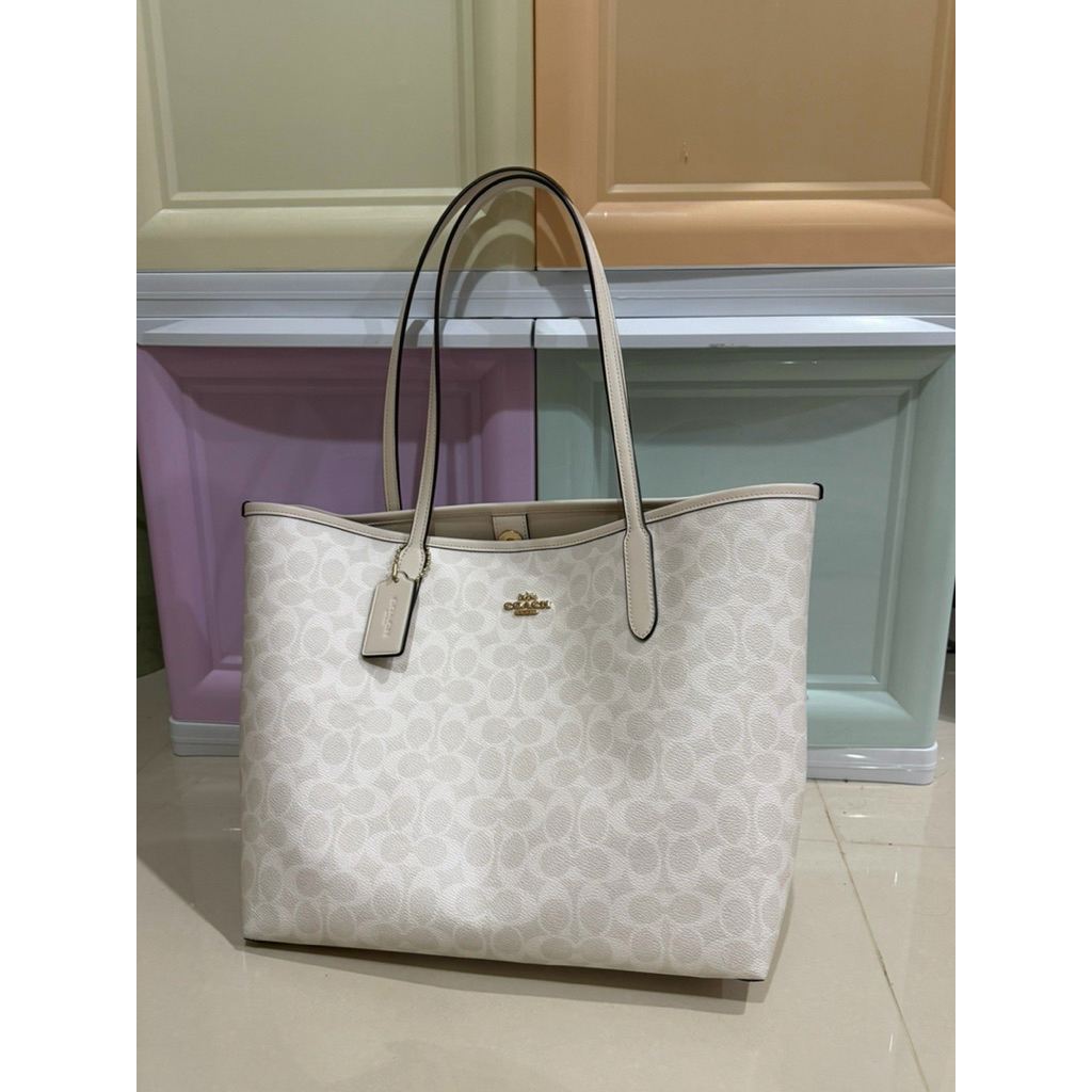 coach city tote in signature canvas