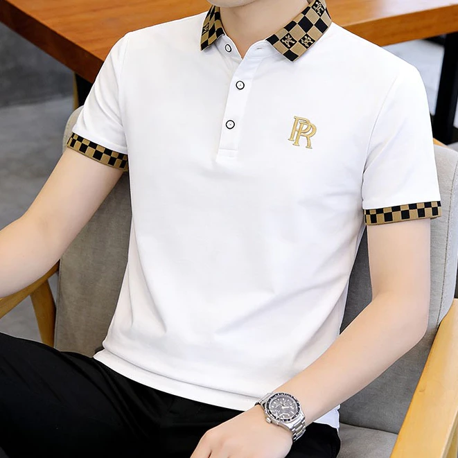 เสื้อโปโลผู้ชายสีขาวลายคอแขนสีดำทองคำตัวรีดติดสวยงามใส่สบายทุกวัน