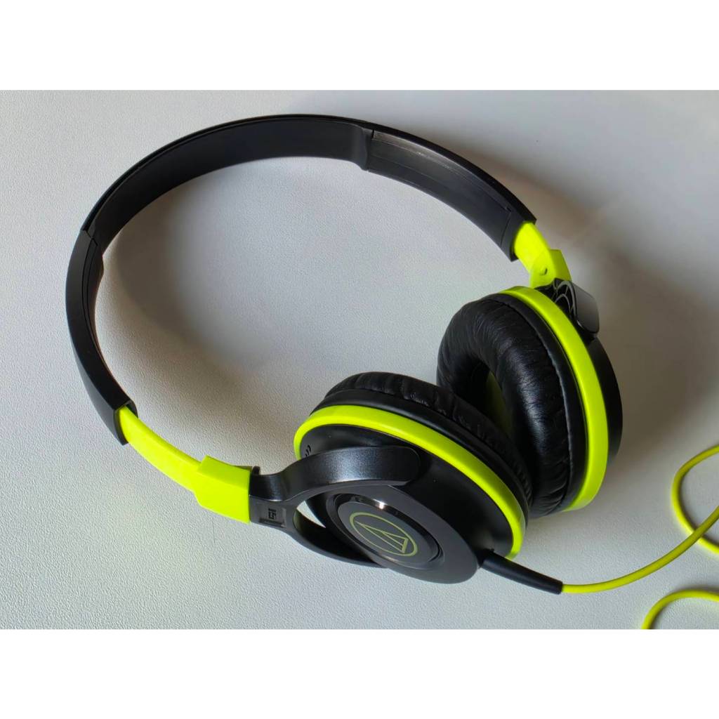 หูฟัง Audio-Technica ATH-S100 เป็นหูฟัง On-ear แบบมีสายน้ำหนักเบา