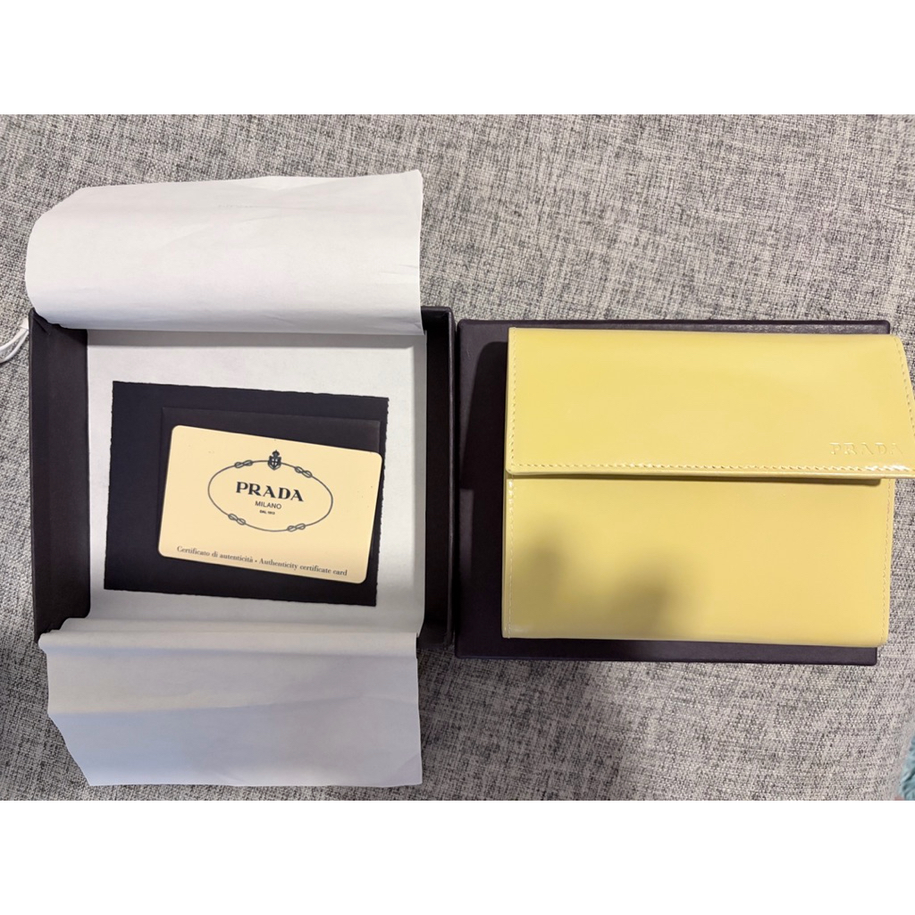 กระเป๋าสตางค์ผู้หญิง Prada wallet ของใหม่