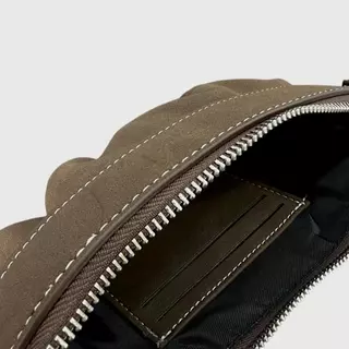 Caseharden Gyoza Wallet กระเป๋าสตางค์ทรงเกี๊ยว หนังกลับ พร้อมสายคล้องข้อมือ