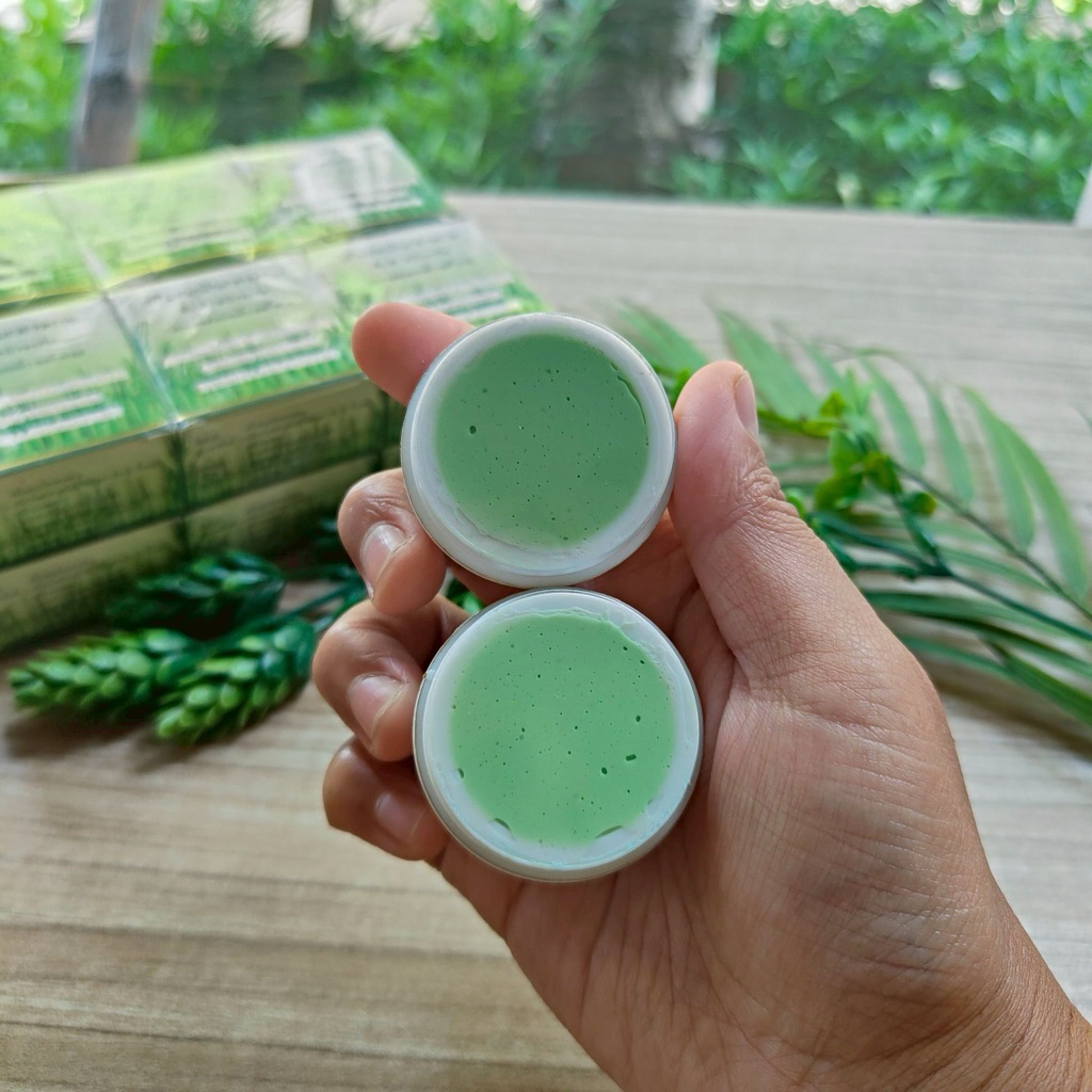 ☘️ ราคาส่ง ยกโหล 12 ตลับ ☘️ ครีมส่าหร่าน Seaweed Moisturizer Cream ลดฝ้า หน้าขาวใส ตลับ 5กรัม