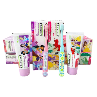 (1แถม1) รุ่นแถมแปรงสีฟัน Fluocaril Kids Toothpaste Milk Teeth 65g ฟลูโอคารีล เกิร์ล มิ้ลค์ทีธ ยาสีฟัน 65กรัม