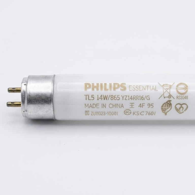 (เคลียร์สต็อค ยกแพ็ค 6 หลอด ) Philips หลอดไฟ T5 14W แสงขาว รุ่น TL5 Essential Super 80 14W/865 (หลอด