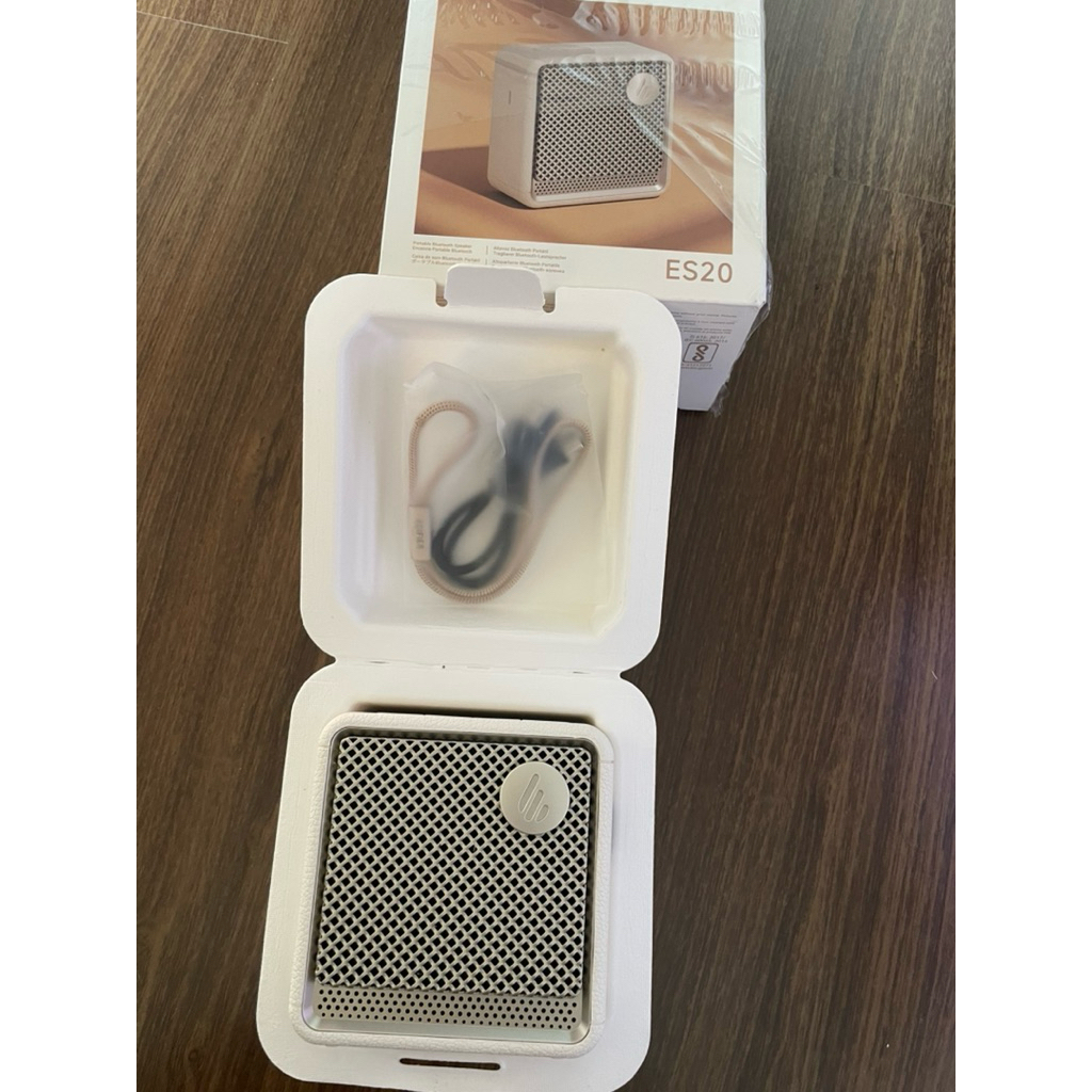 Edifier ES20 ลำโพงบลูทูธพกพา 6W (RMS), V5.4, ไมโครโฟนในตัว, จับคู่สเตอริโอ, เชื่อมต่ออุปกรณ์สองเครื่