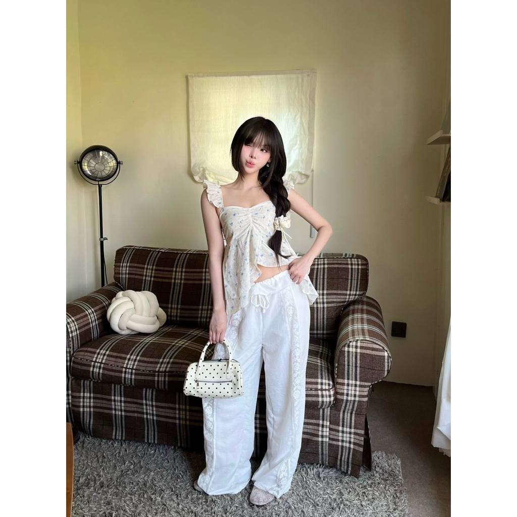 Wisdyco : Pants กางเกงขายาวเอวพับ ตกแต่งแถบลูกไม้