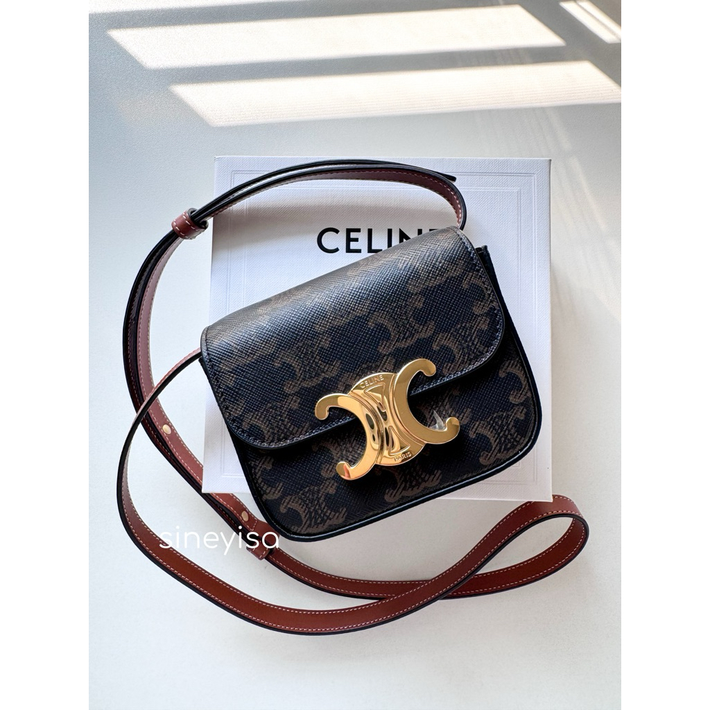 กระเป๋าจิ๋ว Celine mini triomphe มือสอง ของแท้ 💯 %