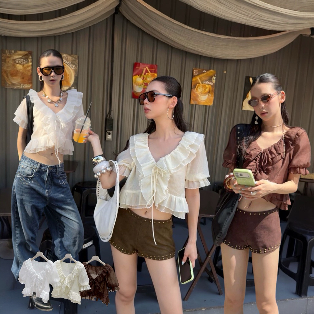 ส่งด่วน 🌸 26C117 𝗔𝗟𝗬𝗦𝗦𝗔 𝗥𝗨𝗙𝗙𝗟𝗘 𝗕𝗟𝗢𝗨𝗦𝗘 เสื้อโปร่งเติมลุคหวานแบบไม่เลี่ยนด้วยงานเลเยอร์พริ้วๆ MMFISH