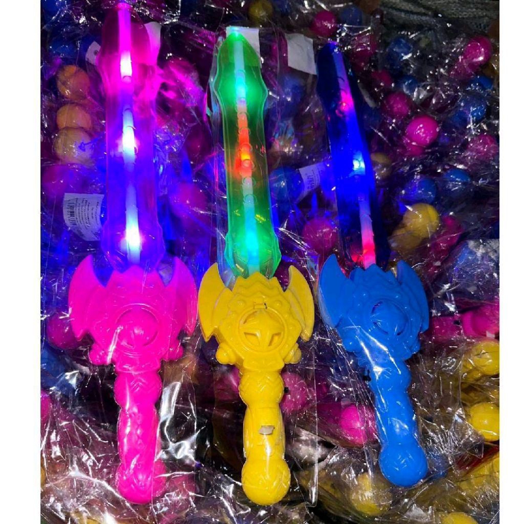 ของเล่นดาบมีไฟพลาสติกในห่อคละสียกโหล 12 ชิ้น