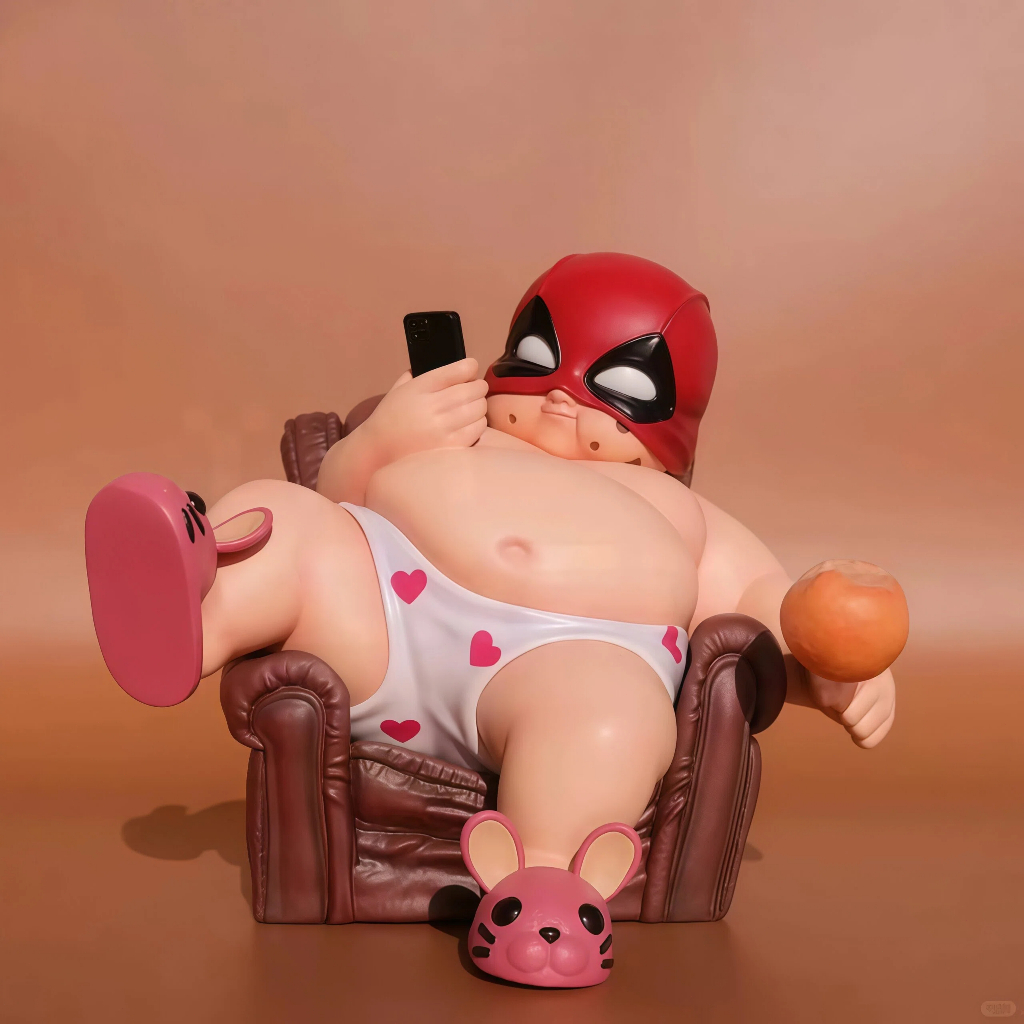 🚀ส่งจากไทย💨 ฟิกเกอร์ PVC Deadpool มาร์เวล สไตล์อ้วน นั่งโซฟา ขบขัน ดีเทลจัดเต็ม งานคุณภาพ ของสะสมติดโต๊ะ ของขวัญ