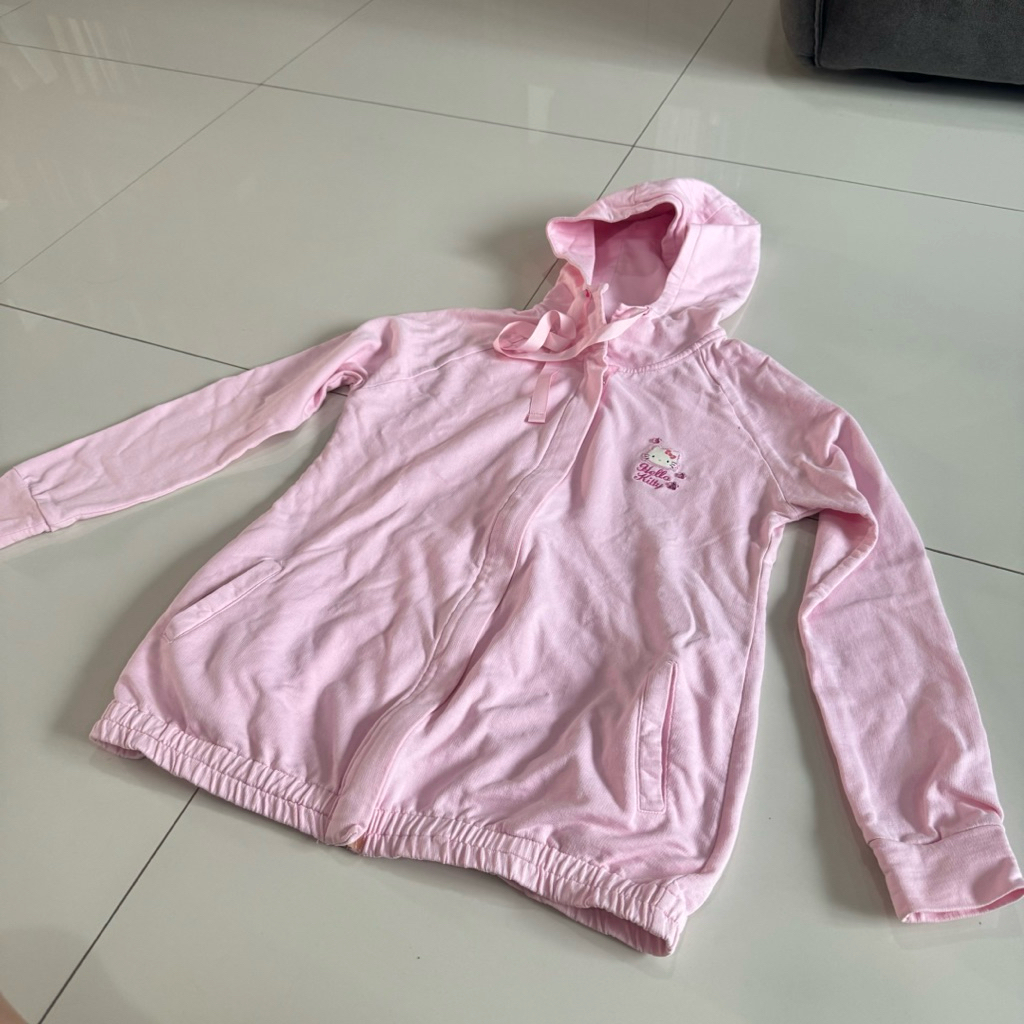 เสื้อกันหนาว hello kitty ของแท้ อก34