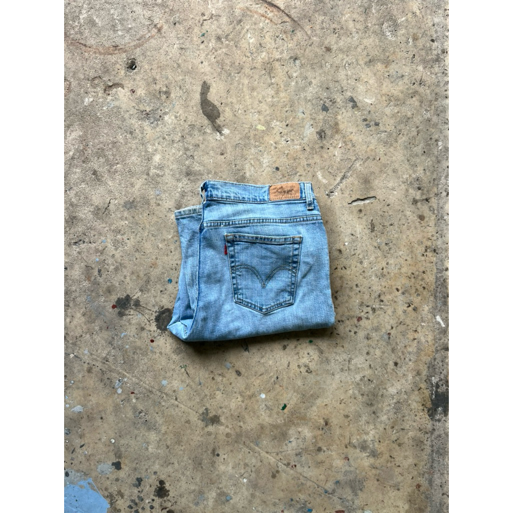 Levi’s 550 relaxed boot cut jeans (เอว34)