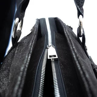 URTHE - กระเป๋า หนังเทียม รุ่น THE UNBOUND BAGS - Col. OZDE UNTITLED