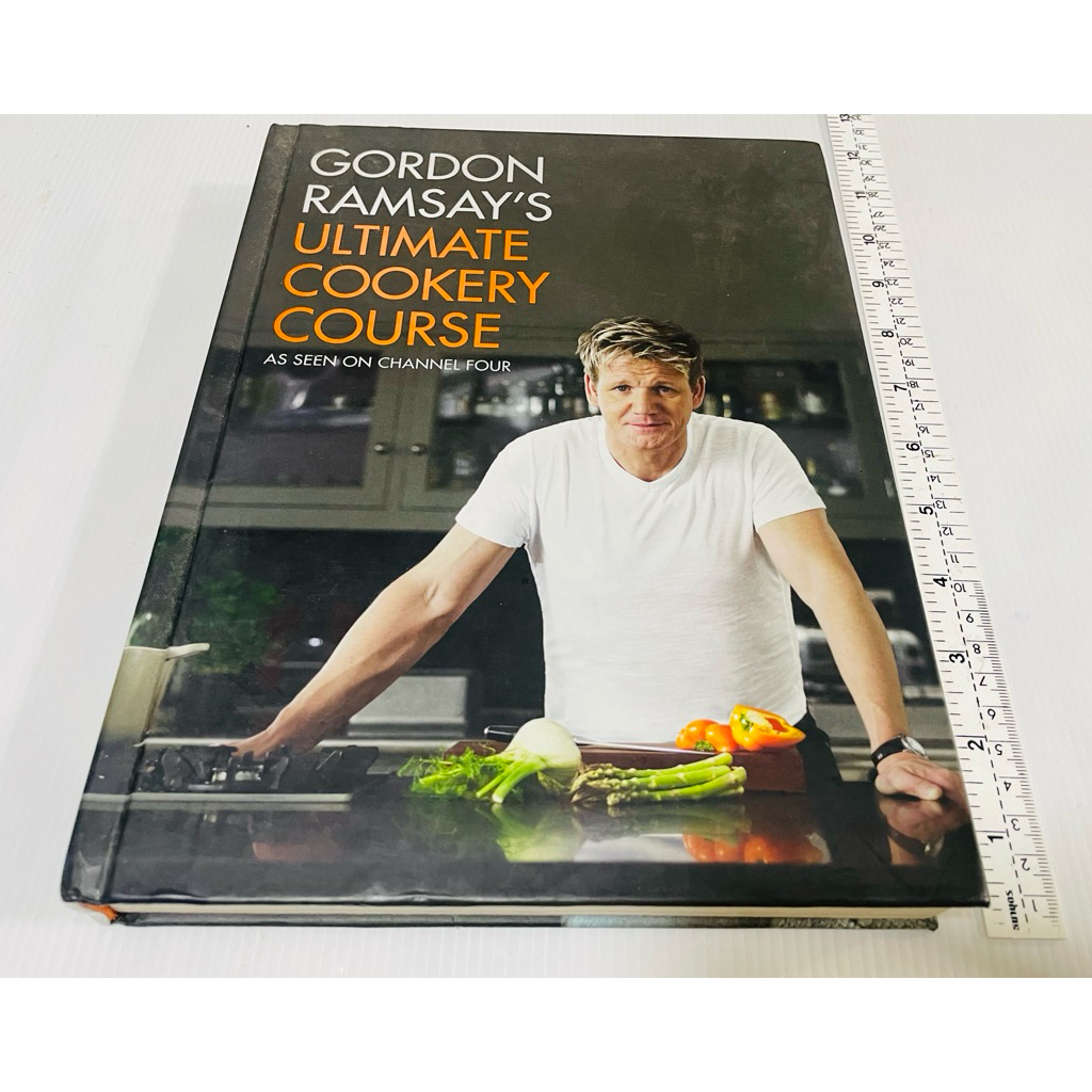 สภาพดี ปกแข็ง หนา หนังสือสอนทำอาหารโดยเชฟ Gordon Ramsay Gordon Ramsay's Ultimate Cookery Course 1,68