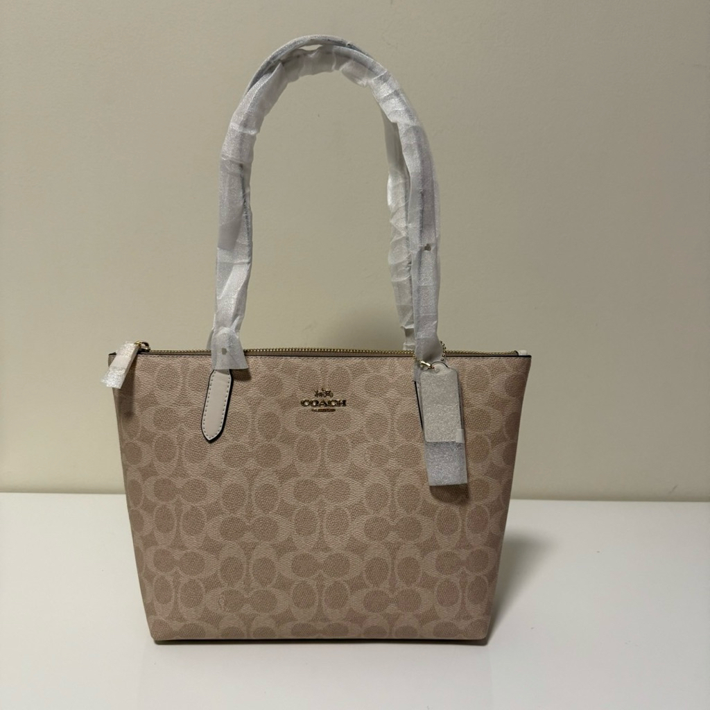 👑ผ่อน0%แท้100%👑 กระเป๋าสะพาย FIONA ZIP TOTE BAG IN SIGNATURE CANVAS  🔹 รหัส : CBT18