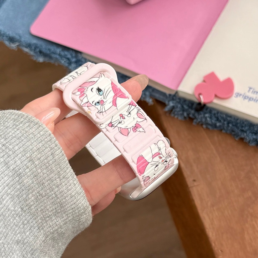 สายแม่เหล็กแบบคลื่นพิมพ์การ์ตูนน่ารักใช้ได้กับ Smart Watch 11 10 9 8 7 6 5 4 3 2 1 Se Ultra และ CD5GPro WS11mini CO10min