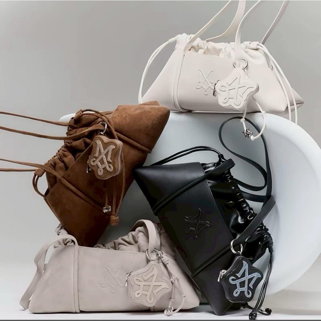 พร้อมส่งในไทย กระเป๋า Merg e IT BAG26 (M14)