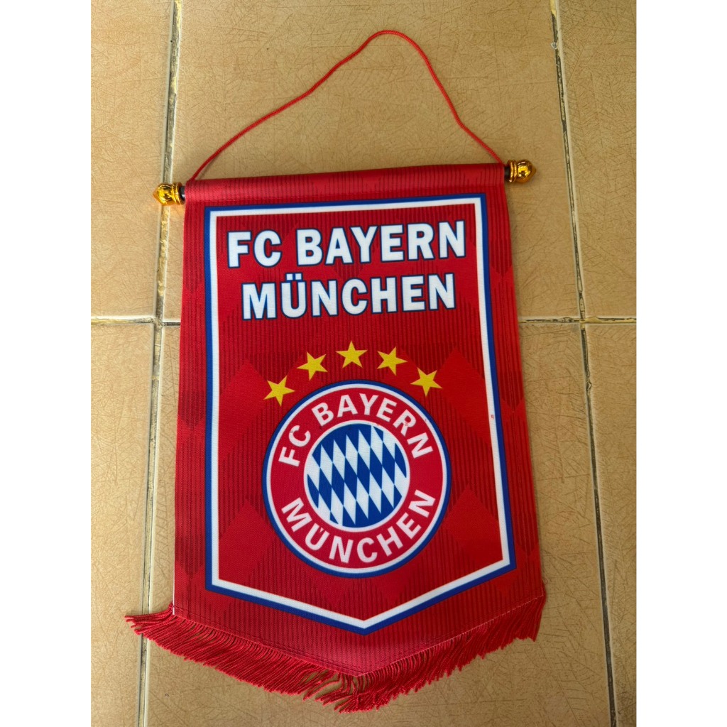 ธงทีมฟุตบอล ธงสโมสรทีมฟุตบอล ธงตกแต่งห้อง ทีม bayern munich ของที่ระลึก ธงแบบแขวน ทีมบาเยิร์นมิวนิค 