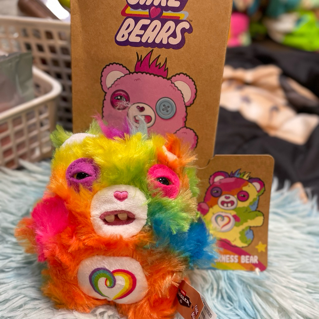 พวงกุญแจ FLUGGER x CARE BEAR แบบแกะกล่อง เช็คตัว เช็คโทนสีของตัวน้อง ไม่ผ่านการใช้งานอุปกรณ์ครบ🌈