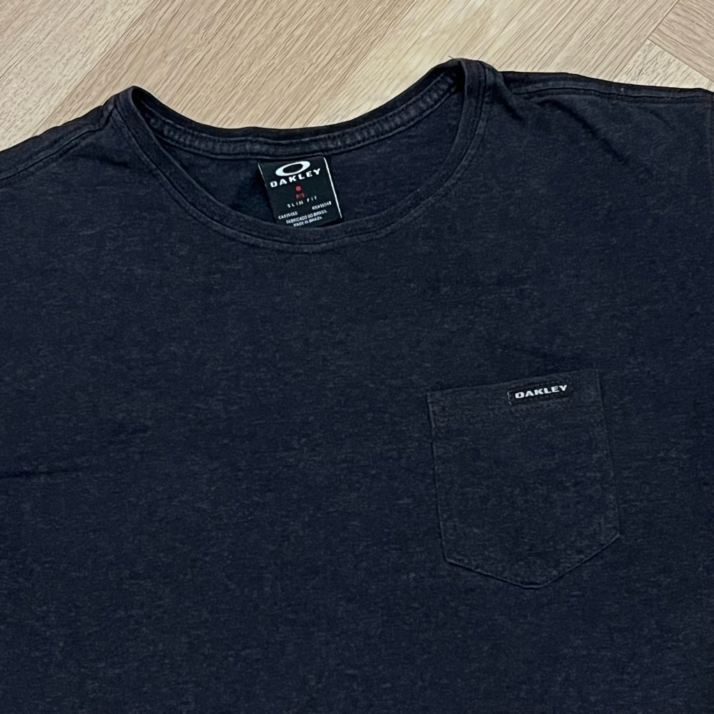 (070506) เสื้อยืด Oakley กระเป๋าหน้า size S