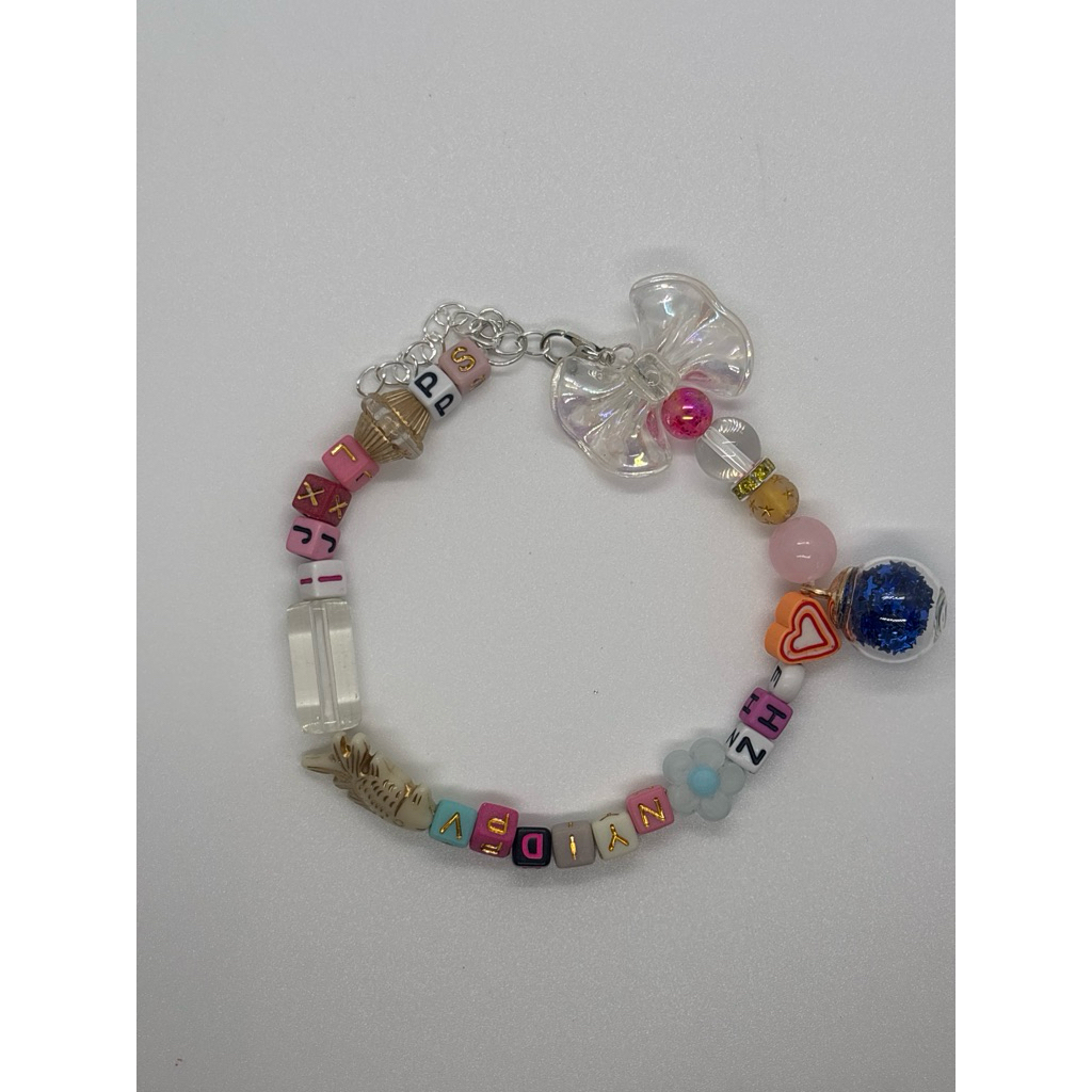 beads bracelet with pendant