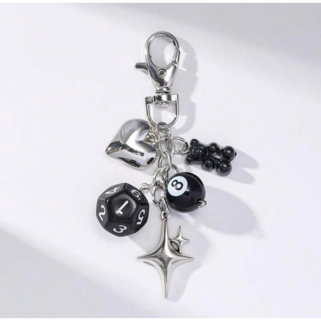 [ส่งจากไทย] Keychain พวงกุญแจลูกเต๋า 8 ball ประดับหมี ห้อยกระเป๋า Y2K