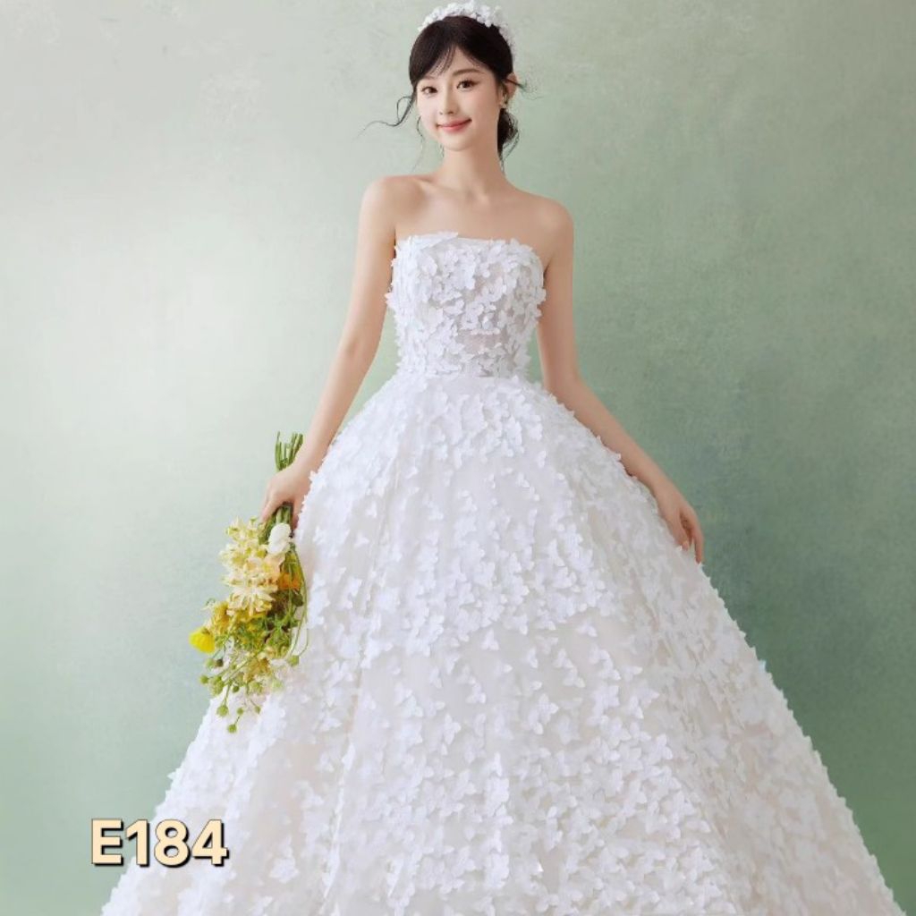 ชุดเจ้าสาว E184 เกาะอก ตกแต่งด้วยดอกไม้อลังกาล  มินิมอล งานนำเข้า พร้อมส่ง จาก กทม.