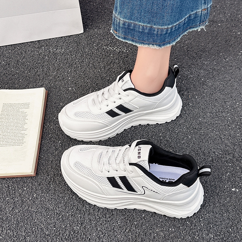 【ใหม่ลด50%】รองเท้าผู้หญิงส้นหนา เพิ่มสูง ตาข่ายระบายอากาศ ใส่สบายทั้งวัน ไม่เจ็บเท้า กันลื่น สไตล์แฟชั่นเกิร์ล สีขาวดำ