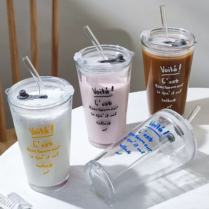 แก้วกาแฟแก้วใส มีหลอด ฝาปิด ลายข้อความฝรั่ง ดูเก๋ เก็บอุณหภูมิ แก้วน้ำพกพา ดื่มกาแฟเย็น นม ชา เครื่องดื่ม ในบ้าน ออฟฟิศ