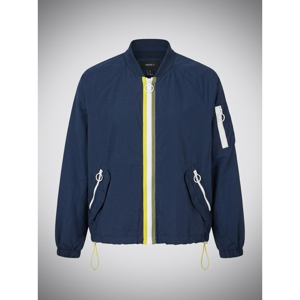เสื้อแจ๊คเก็ต Active Nylon Bomber แบรนด์ : Forever 21 มือสอง