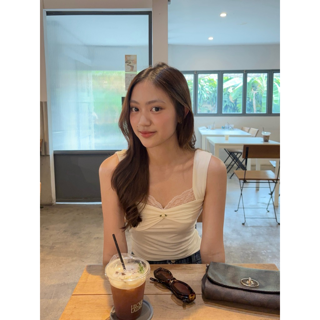Angle girl’s top 🪽✨💌