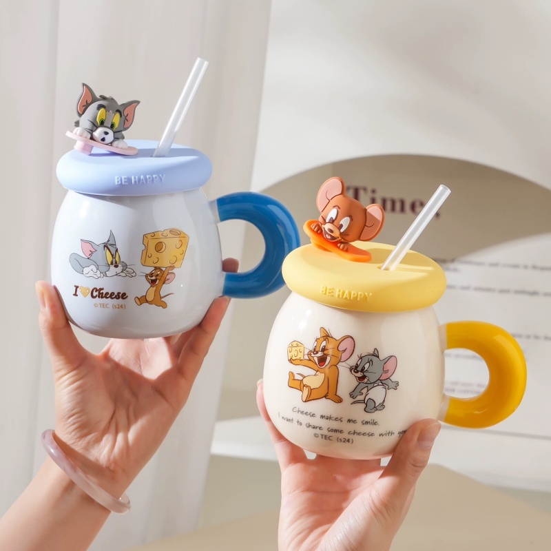 Tom and Jerry แก้วมัคเซรามิก แก้วกาแฟการ์ตูน ฝาแบบมีลาย 3D 500ml แก้วน่ารัก พร้อมกล่องของขวัญ พร้อมส่ง รุ่น1587
