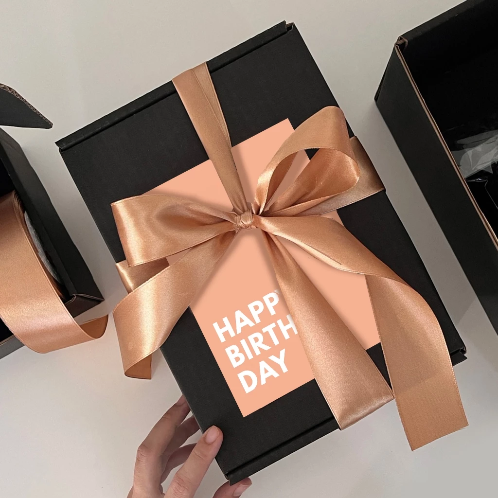 Luxury Black Gift Set – เซตกล่องของขวัญสีดำสุดหรูพร้อมตกแต่งครบชุด