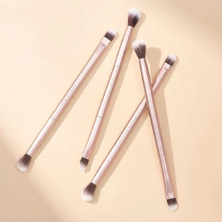 [Not for sale] double-headed eyeshadow brush แปรงแต่งตาแบบสองหัว
