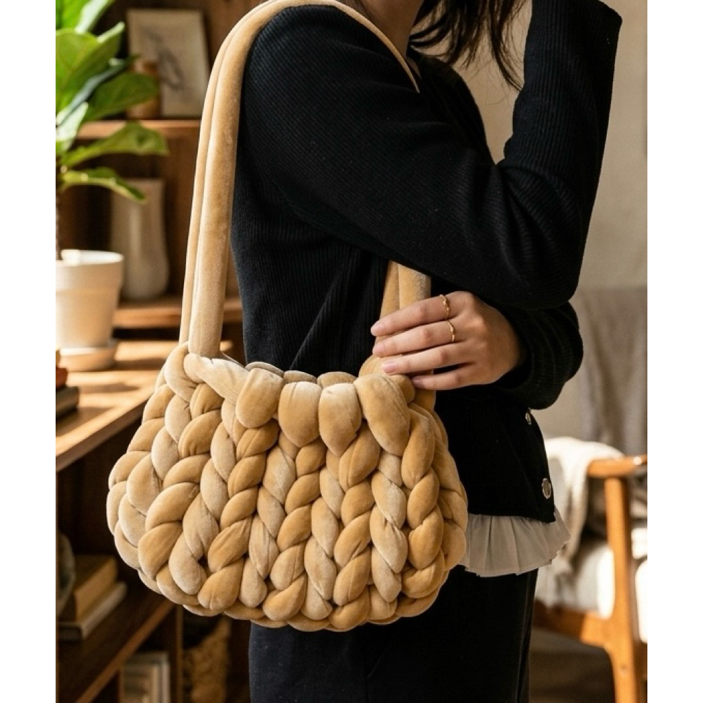 กระเป๋าสานจากไหมพรมยักษ์handmade