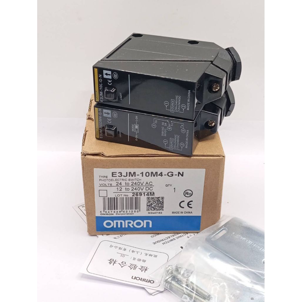 E3JM-10M4-G-N เซ็นเซอร์ ตาแมว E3JM-10M4-G-N  แท้ รุ่น ระยะการจับ10เมตร ใช้ไฟ12-240VDC 24-240VAC
