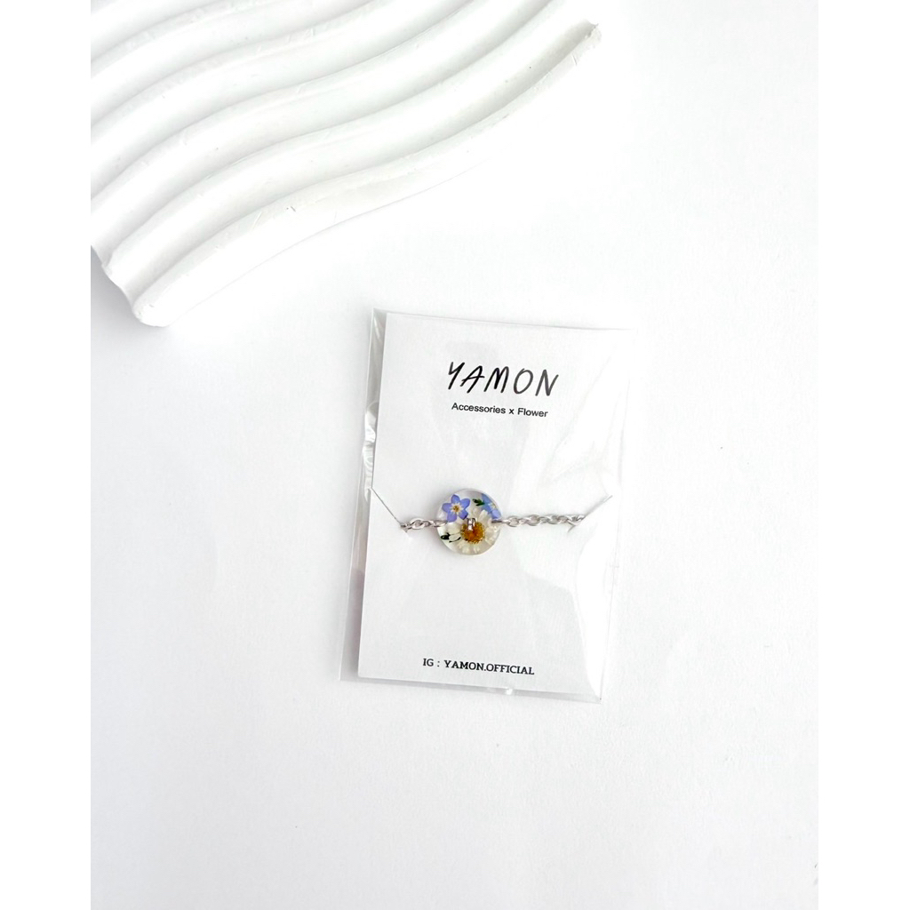 YAMON สร้อยข้อมือเดซี่ & ฟอร์เก็ตมีน็อต (หมายเพิ่มตัวอักษรแจ้งในหมายเหตุ) สร้อยข้อมือสแตนเลส จี้ดอกไม้แห้งจริงๆ