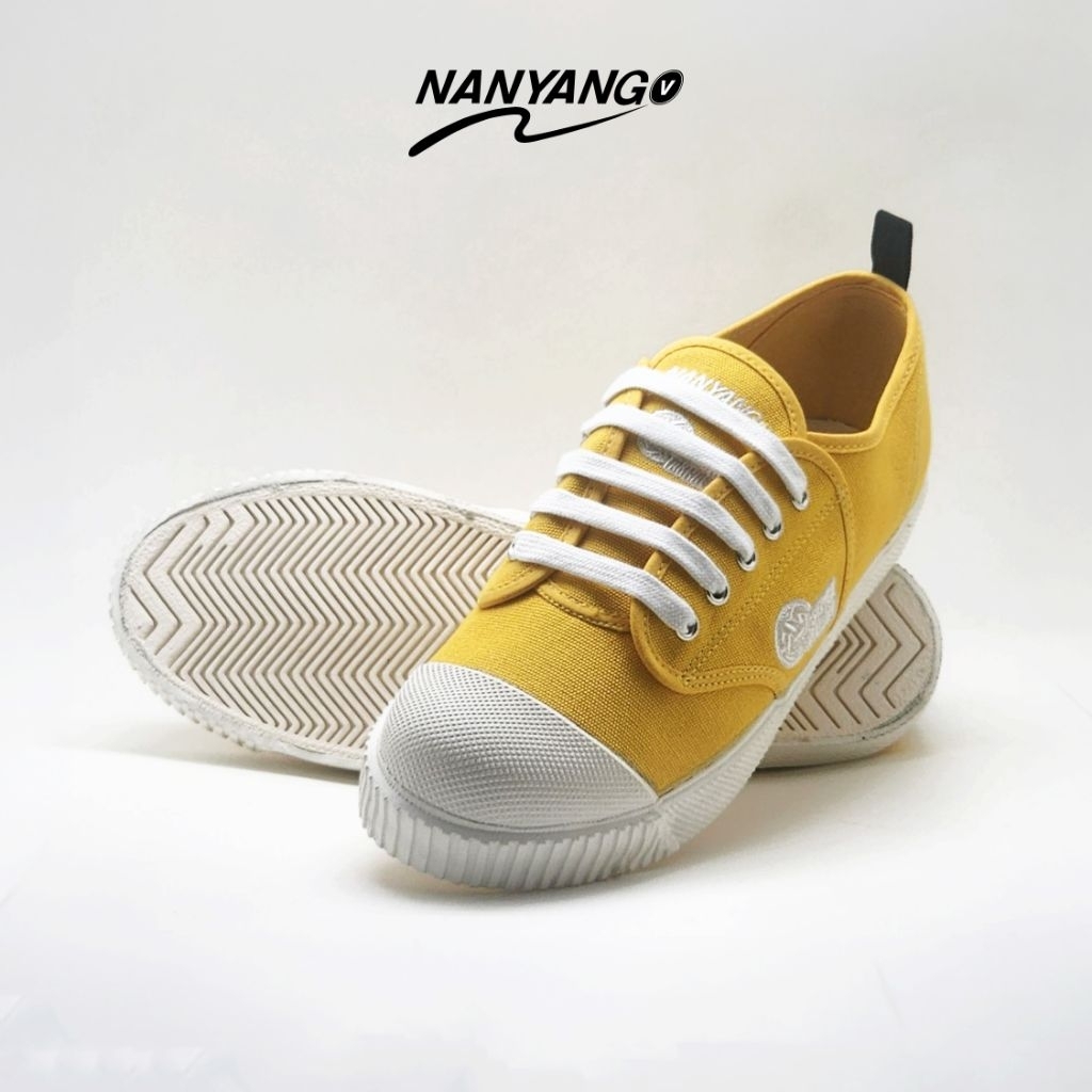 รองเท้าตะกร้อ นันยาง SEPAK TAKRAW  NANAYANG V ขนาด 38-47 พร้อมส่ง