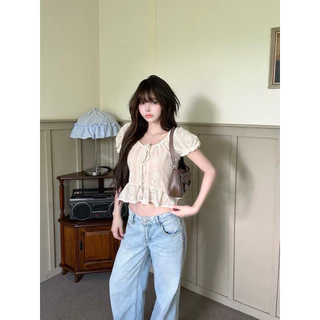 Levenn.bkk • Maya top แขนตุ๊กตา ผ้าลูกไม้ แต่งดีเทลกระดุม ทรงสวย แมทง่าย ใส่ได้บ่อย สำหรับสาวๆ