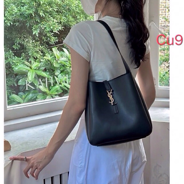 กระเป๋าสะพายไหล่ผู้หญิง Size 9 นิ้ว งานเกรด : Top mirror ตรงปกตามรูป งานสวยใช้งานสะดวก